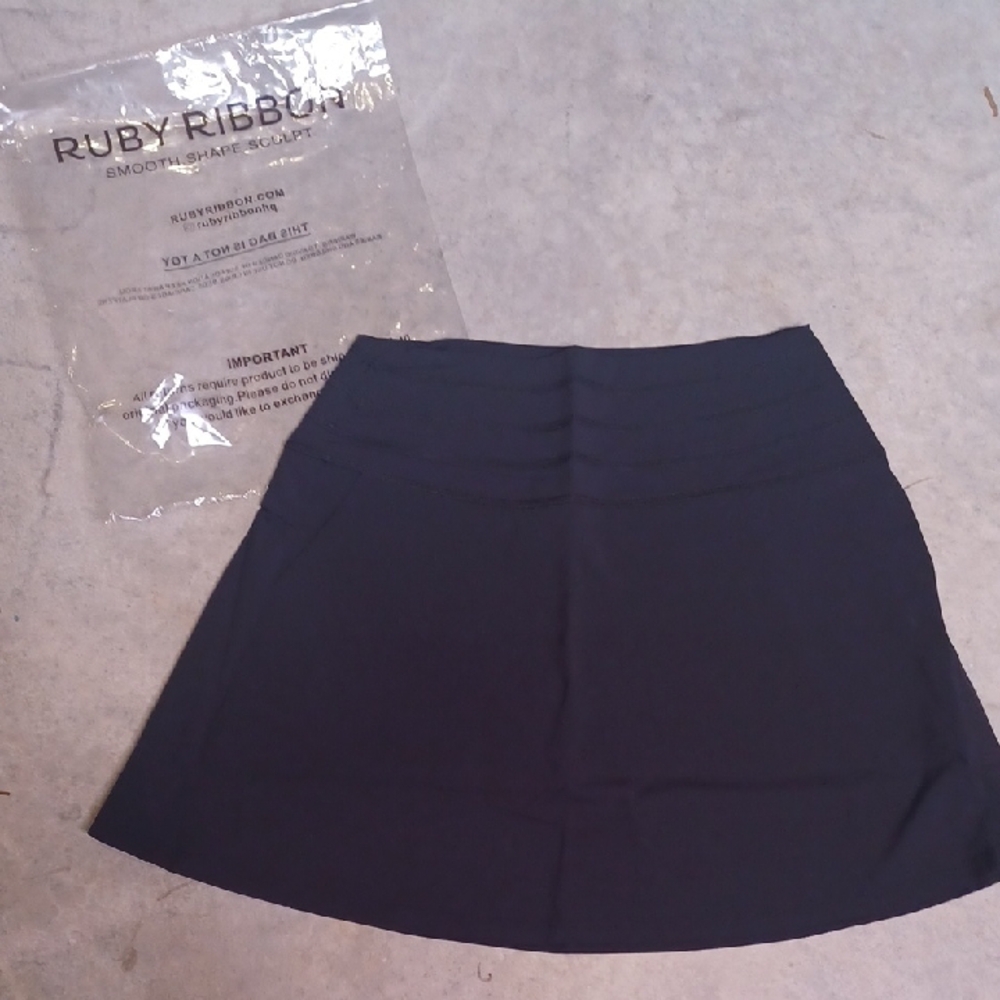 Ruby Ribbon Women's Black Skort